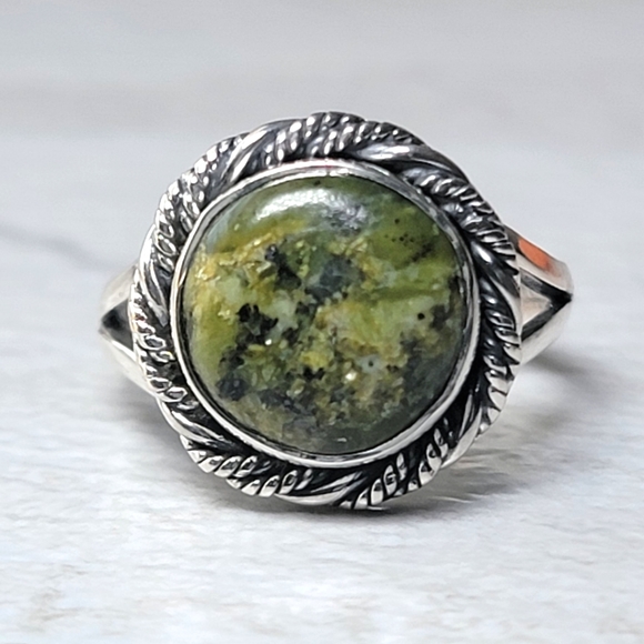 Vintage Jewelry - Native Serpentine Gemstone Ring Size 7 Sterling Silver Womens Jewelry Accessorie